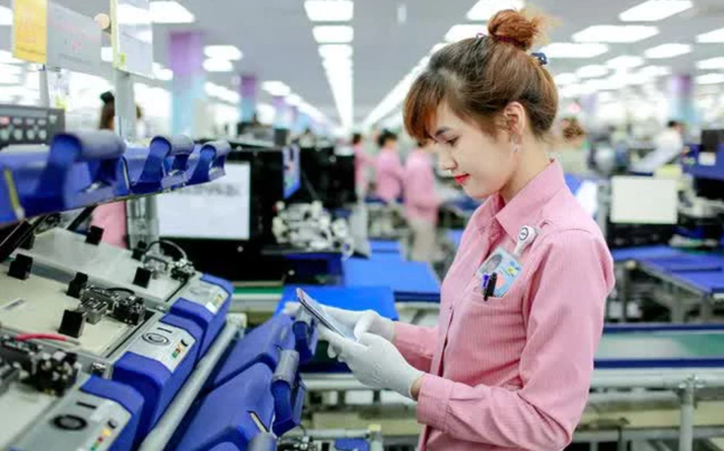 Việt Nam - Cứ điểm sản xuất mới của thế giới -